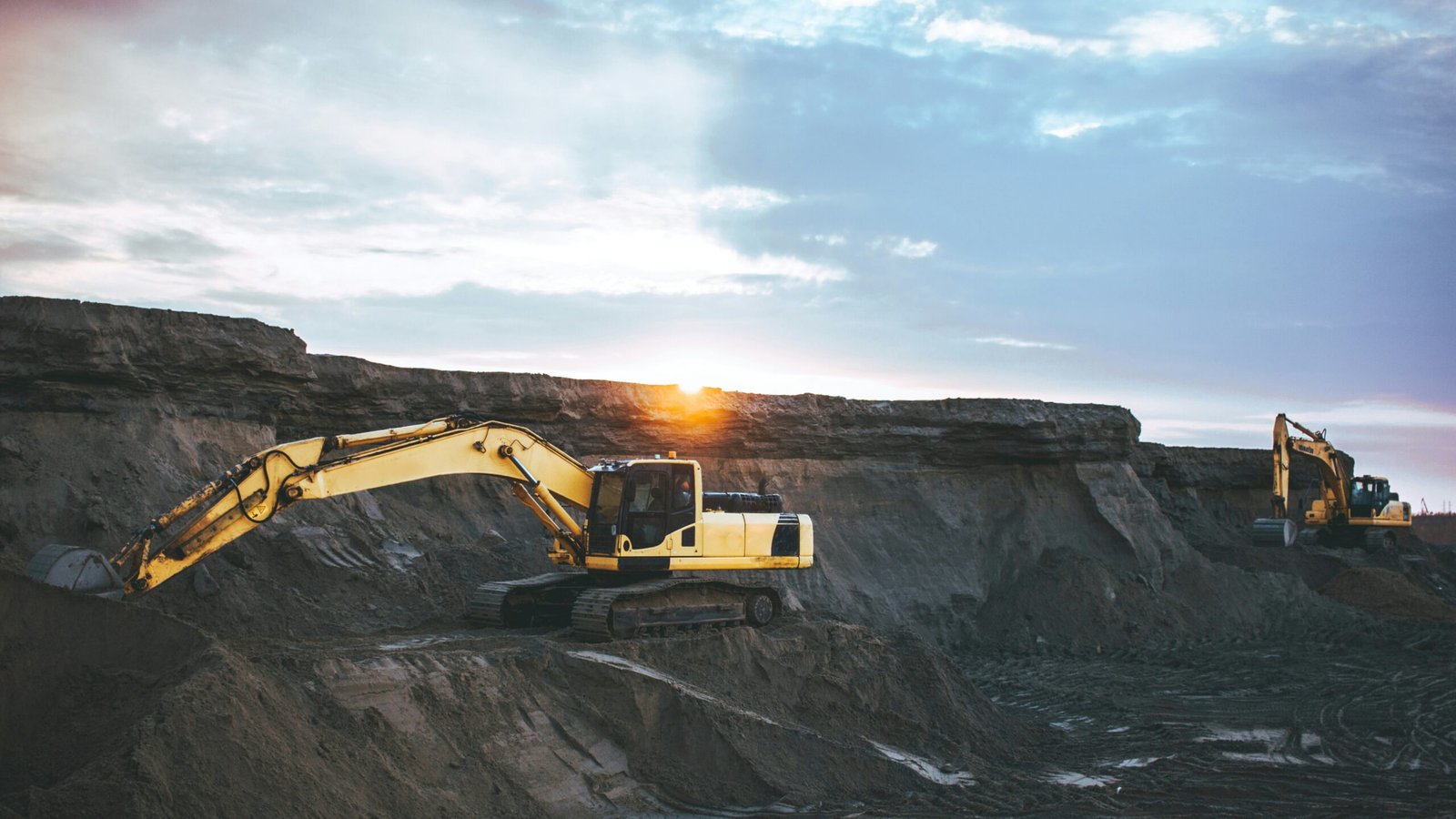 Miners Are Moving — Is This the First Signal of an Industrial Boom?